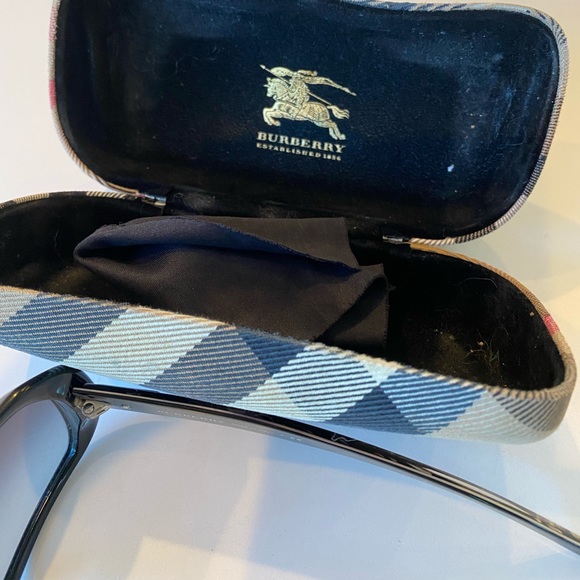 EUC Authentic Burberry Sunglasses - Picture 3 of 7